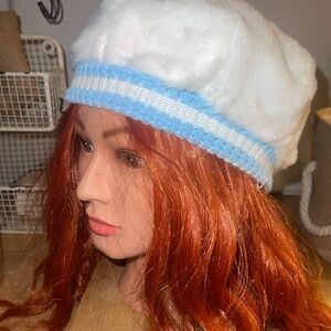New vintage White and Blue fur Beret hat